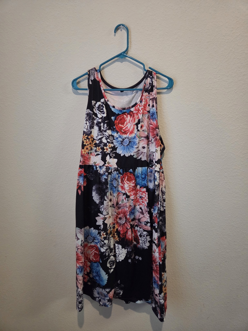 Floral Sleeveless Black Midi Dress with Multicolor Blooms